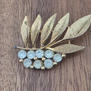 Alan Lo Rhinestone Leaf Brooch Vintage Gold Tone signed Pin Holiday Jewelry
